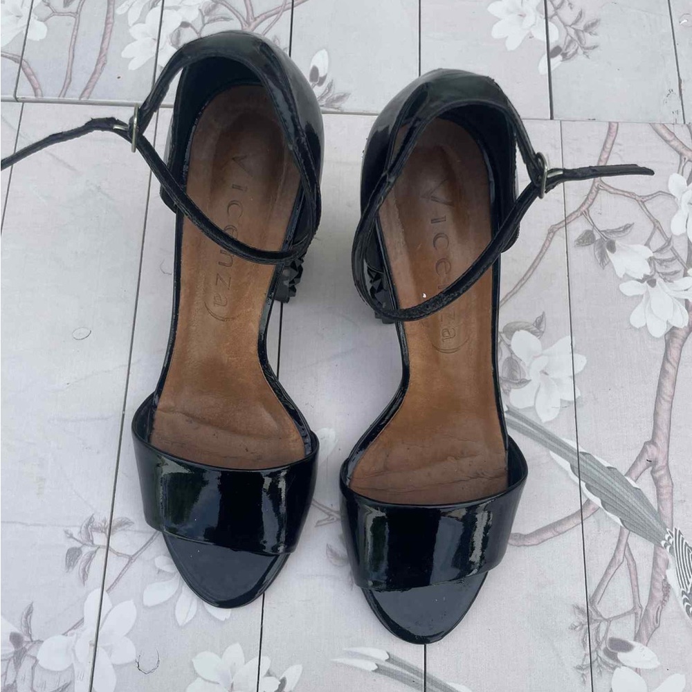 Vicenza Black Patent Leather Heels